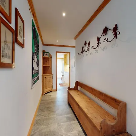 Sur Puoz 1a Apartment